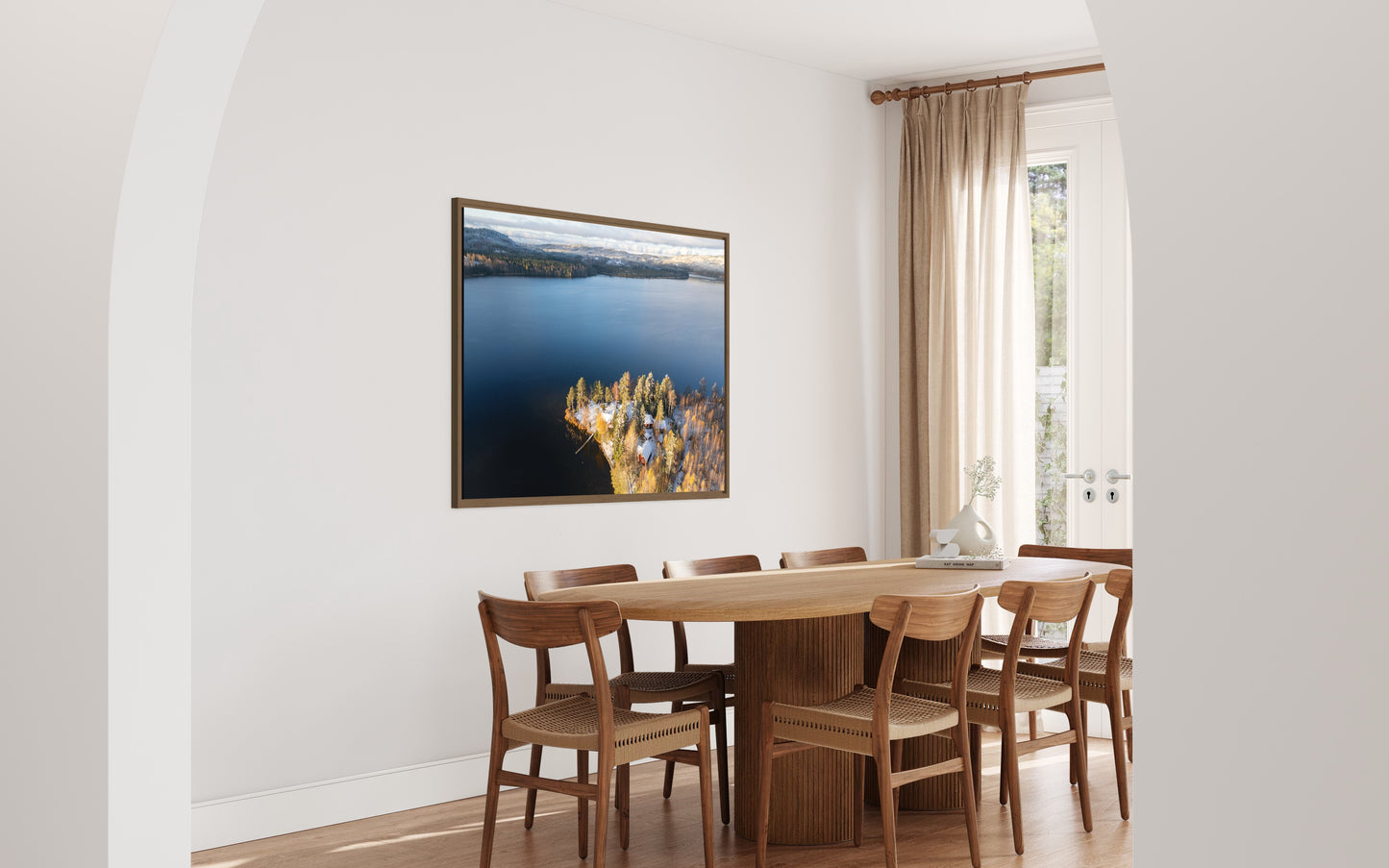 Landskabsbillede taget ved Åmål, i Sverige,i vinterhvid beklædning. Dronebillede af landskab, natur og arkitektur trykt som plakat eller på fotolærred til hjemmet