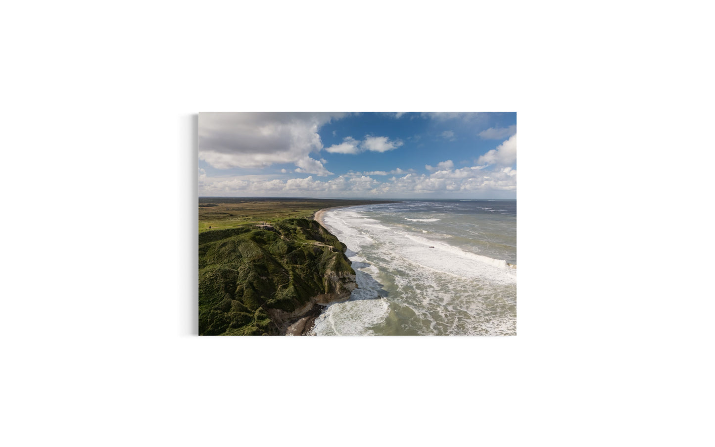 Landskabsbillede fra Bulbjerg ved vestkysten i Nordjylland. Dronebillede af landskab, natur og arkitektur trykt som plakat eller på fotolærred til hjemmet