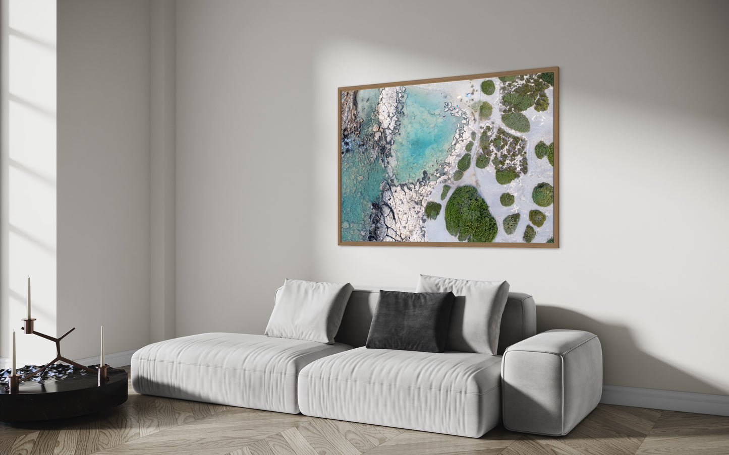 Landskabsbillede taget ved stranden ved Elafonisi på Kreta. Dronebillede af landskab, natur og arkitektur trykt som plakat eller på lærred til hjemmet.