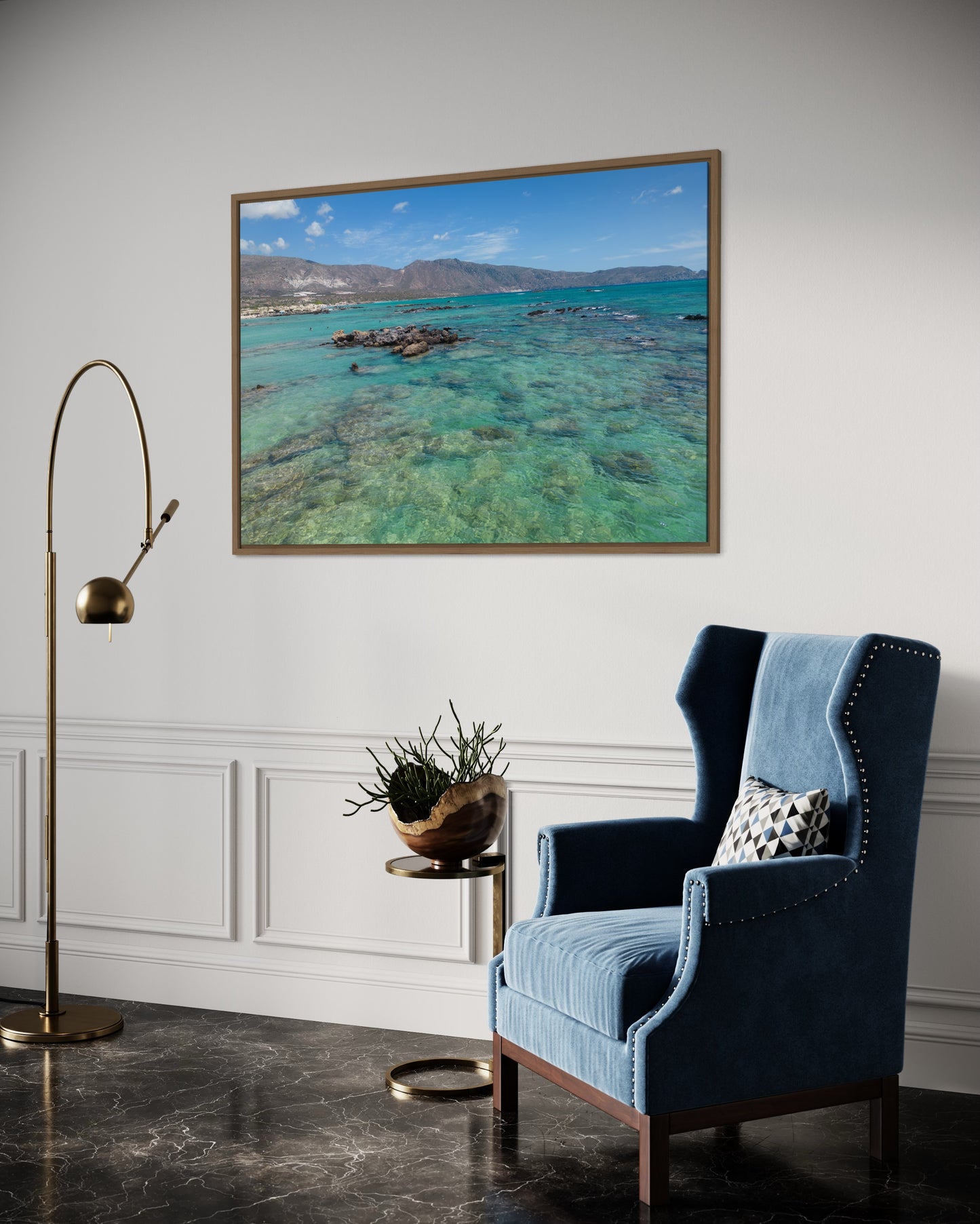 Landskabsbillede fra Elafonisi på Kreta set fra oven. Dronebillede af landskab, natur og arkitektur trykt som plakat eller på lærred til hjemmet