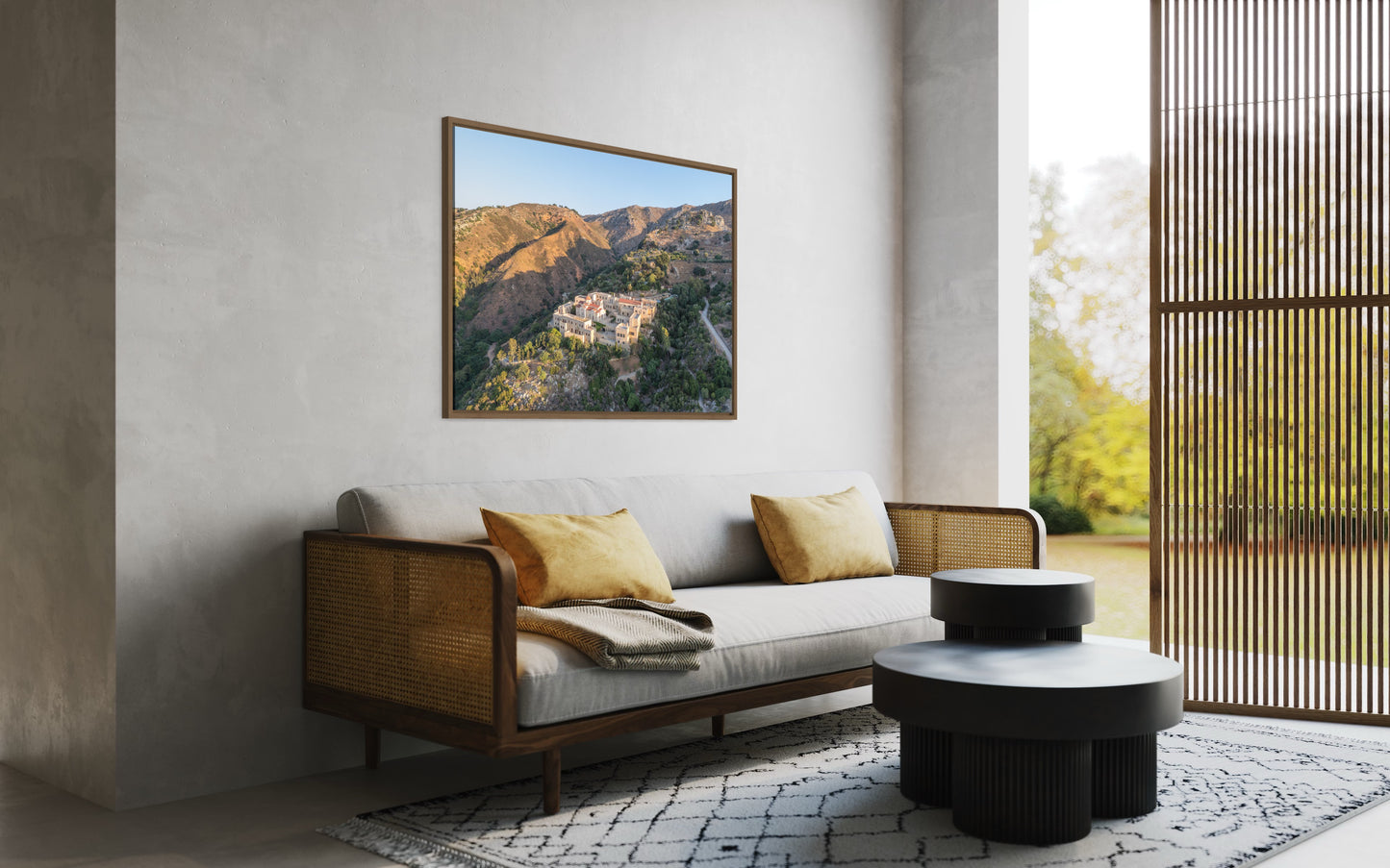 Landskabsbillede af et kloster udenfor Chania på Kreta. Dronebillede af landskab, natur og arkitektur trykt som plakat eller på lærred til hjemmet.