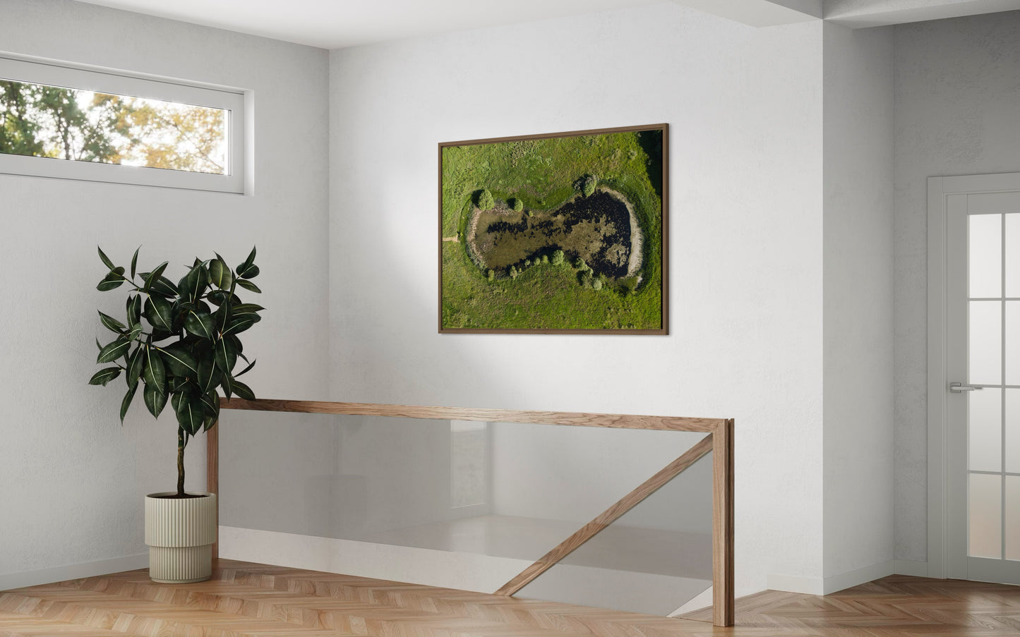 landskabsbillede af en sø som ser har form som et uendelighedstegn. Dronebillede af landskab, natur og arkitektur trykt som plakat eller på lærred til hjemmet.