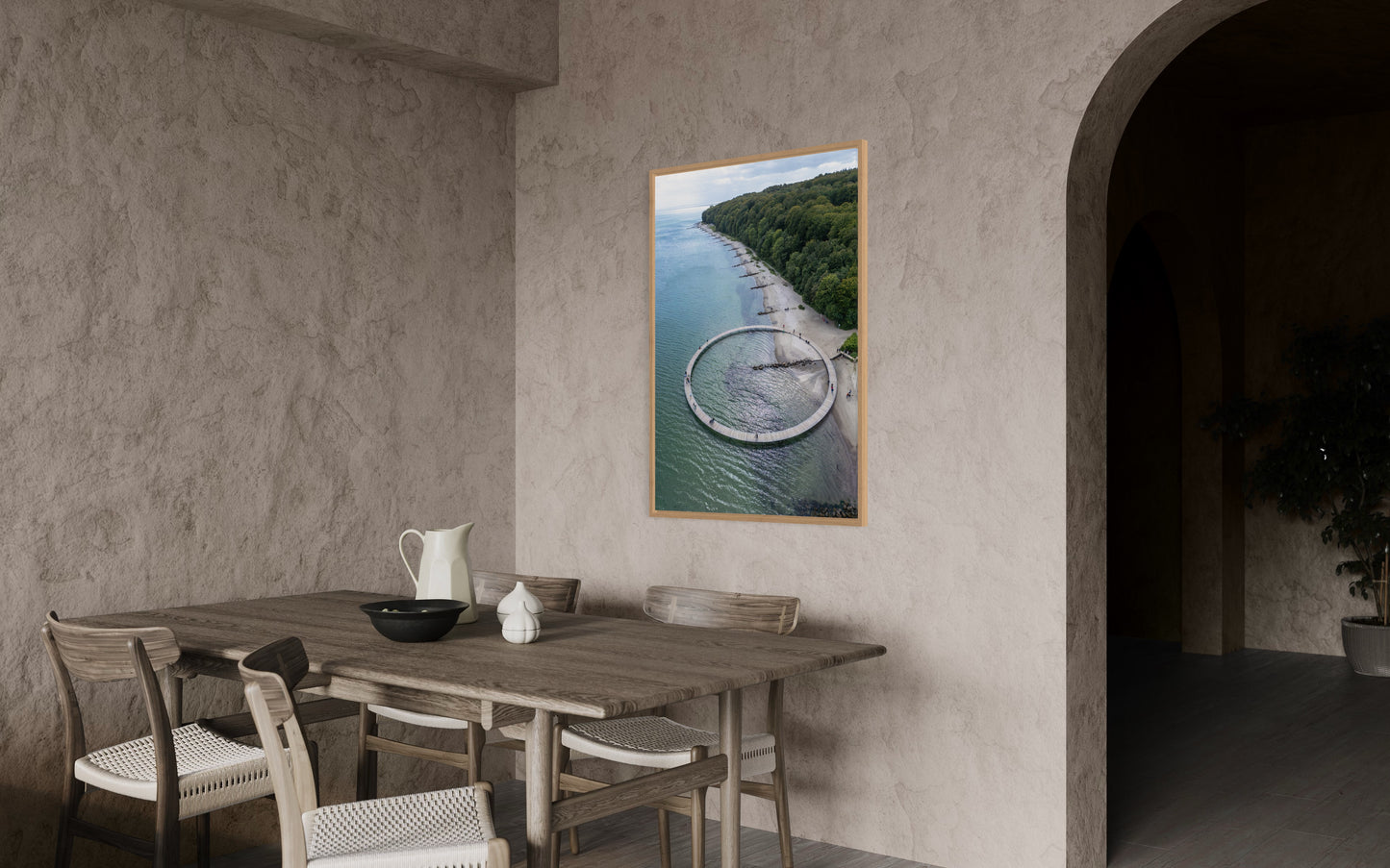 Landskabsbillede taget ved Marselisborg skov og den uendelige bro i Aarhus. Dronebillede af landskab, natur og arkitektur trykt som plakat eller på fotolærred til hjemmet