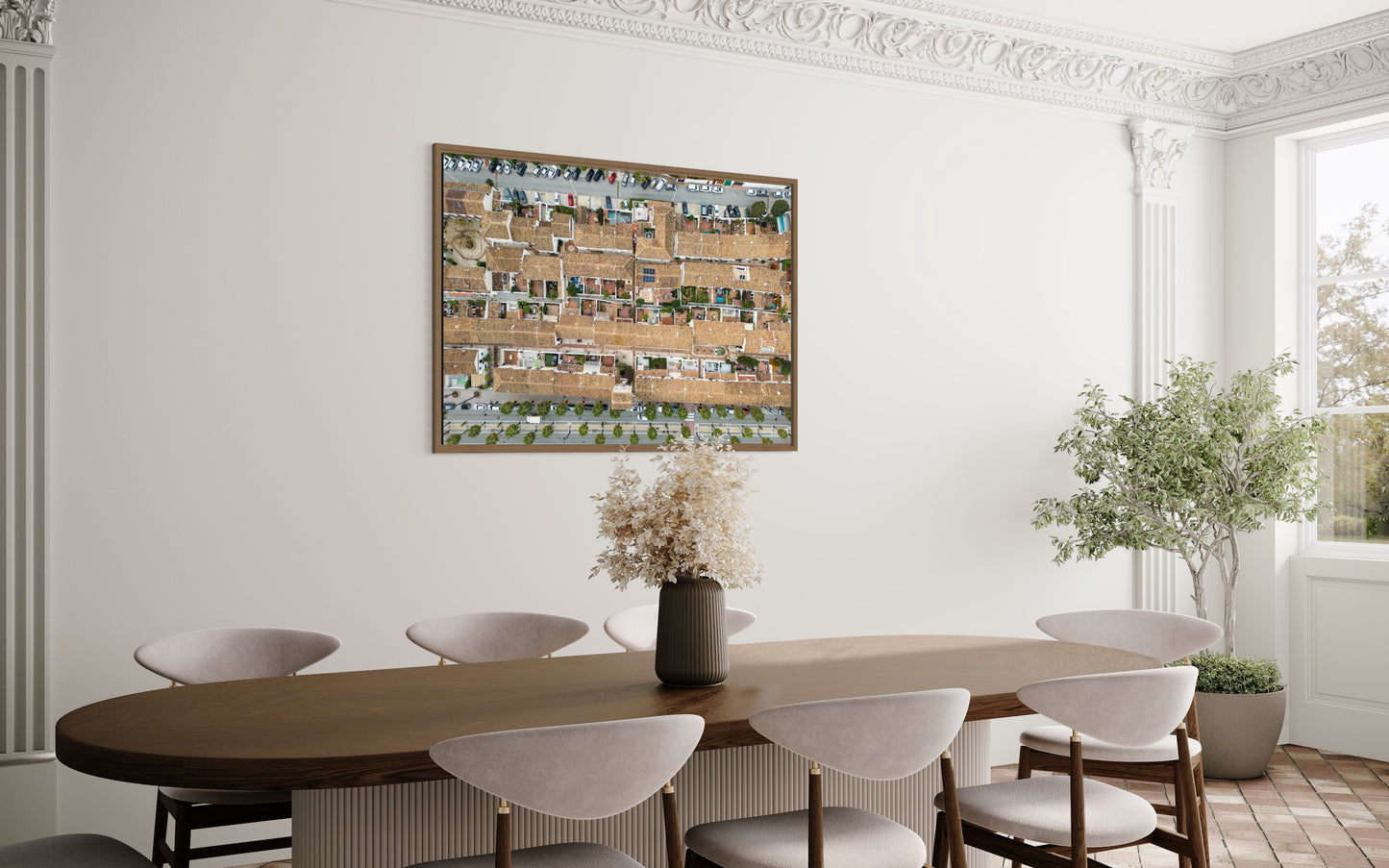 Landskabsbillede taget i Fuengirola i Spanien. Dronebillede af landskab, natur og arkitektur trykt som plakat eller på fotolærred til hjemmet