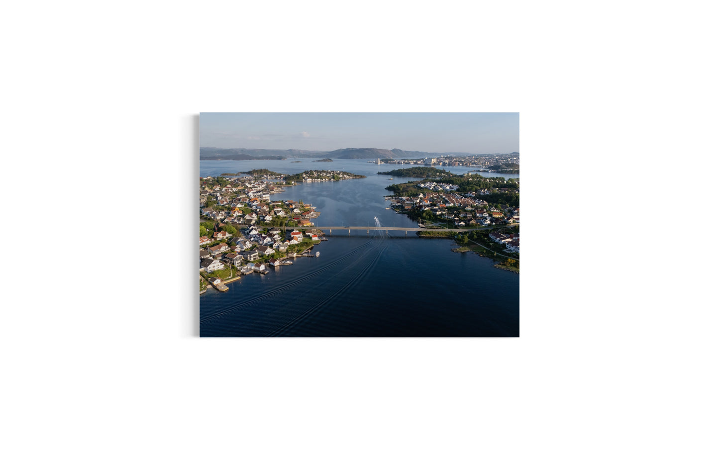 landskabsbillede fra Stavanger i Norge. Dronebillede af landskab, natur og arkitektur trykt som plakat eller på fotolærred til hjemmet.