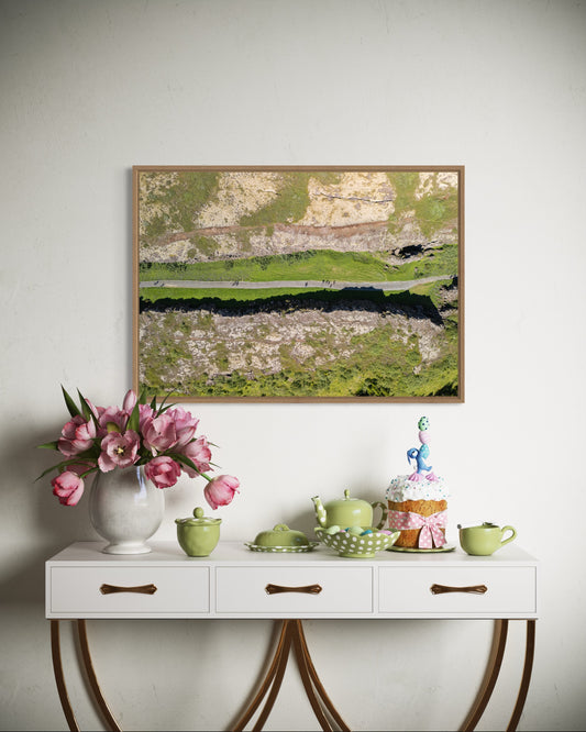Landskabsbillede fra Island set fra oven. Dronebillede af landskab, natur og arkitektur trykt som plakat eller på lærred til hjemmet