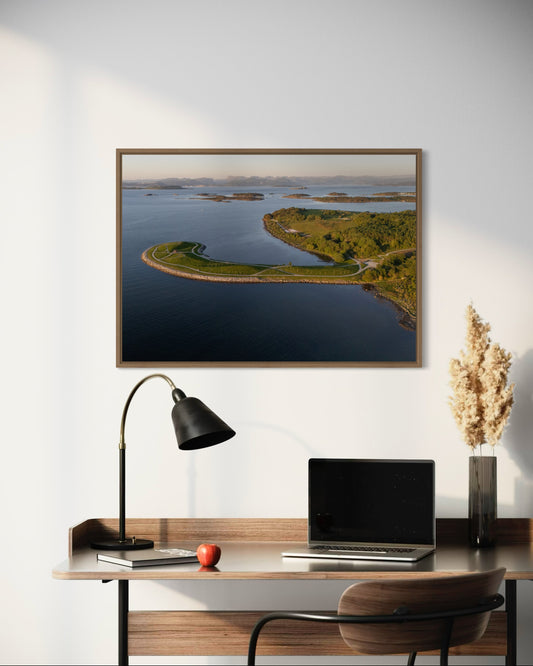 landskabsbillede fra Nyneset ved Stavanger i Norge. Dronebillede af landskab, natur og arkitektur trykt som plakat eller på fotolærred til hjemmet. 