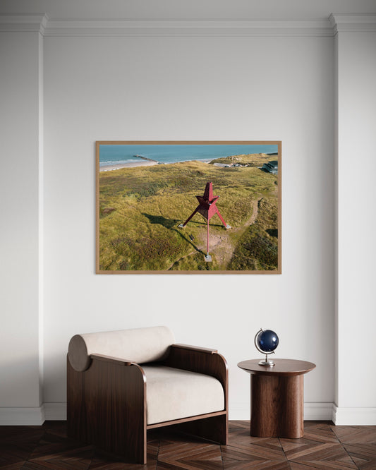 landskabsbillede af sømærket Løkkenstjernen. Dronebillede af landskab, natur og arkitektur trykt som plakat eller på lærred til hjemmet.