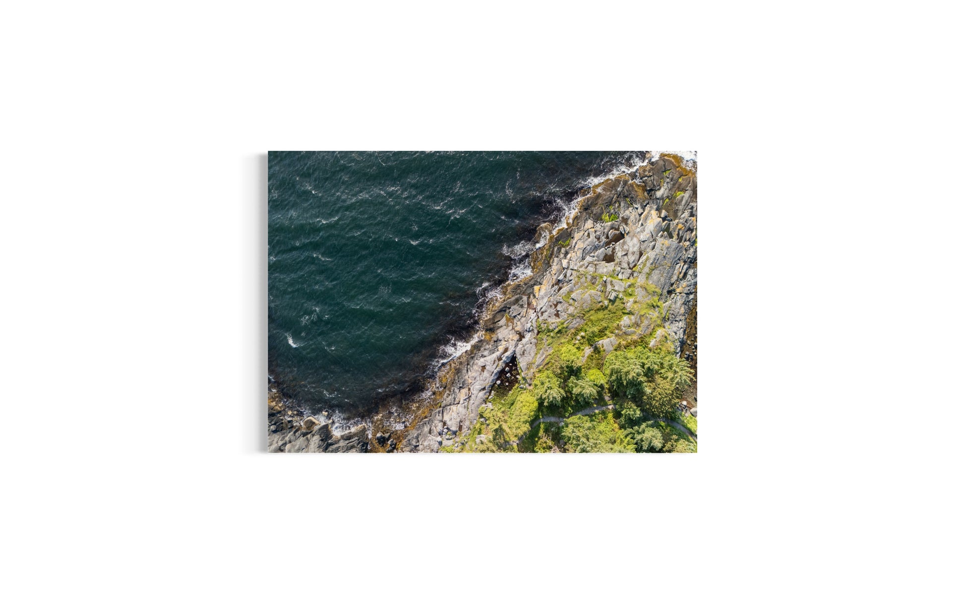 landskabsbillede fra kysten ved Stavanger Dronebillede af landskab, natur og arkitektur trykt som plakat eller på fotolærred til hjemmet.
