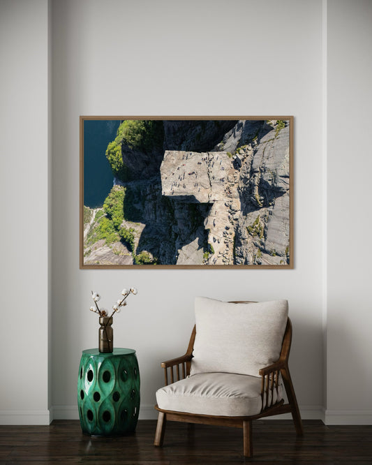landskabsbillede taget over Preidkestolen plateau ved Lysefjorden i Norge. Dronebillede af landskab, natur og arkitektur trykt som plakat eller på fotolærred til hjemmet.